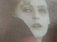 Una struggente Greta Garbo. Fonte Don Shiach. Lorenz Books 
